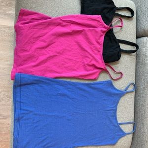 bundle of 3 tanks + crop top american eagle